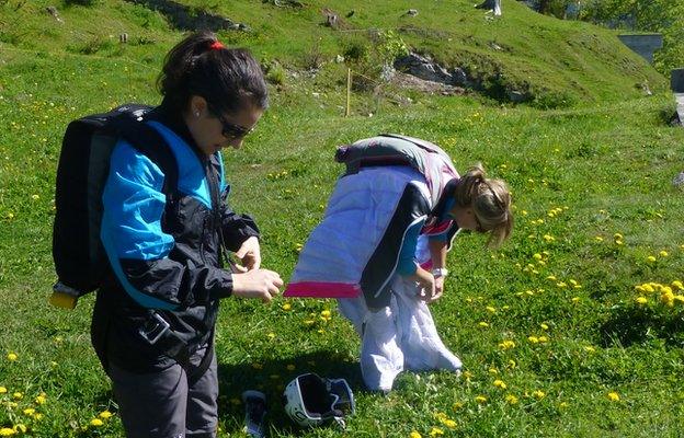 Ellen and Justine prepare for the jump