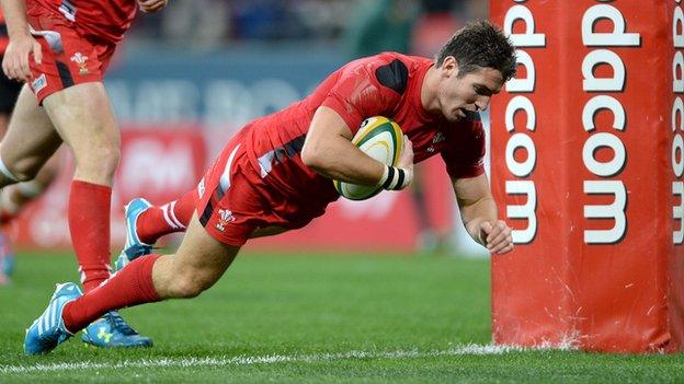 James Hook scores a try for Wales
