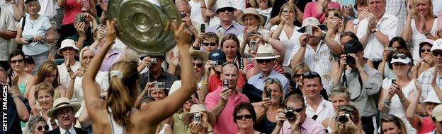 Amelie Mauresmo wins Wimbledon