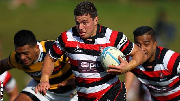 Sean Reidy (centre) in action for Counties Manukau