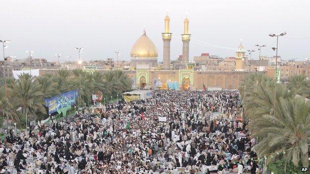 Iraqi Shia pilgrims crowd the streets of Karbala in 2005