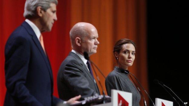 (l-r) US Secretary of State John Kerry, British Foreign Secretary William Hague and US actress Angelina Jolie at a joint news conference at the end of the 'End Sexual Violence in Conflict' summit in London, on 13 June 2014