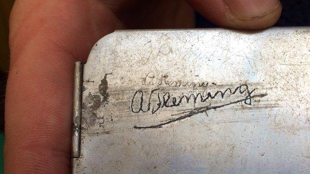 Alexander Fleming's metal tin