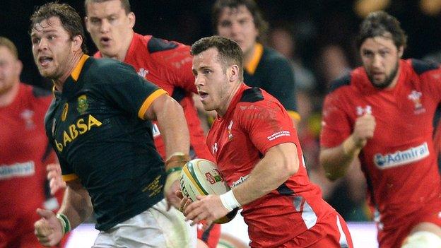Gareth Davies takes on South Africa