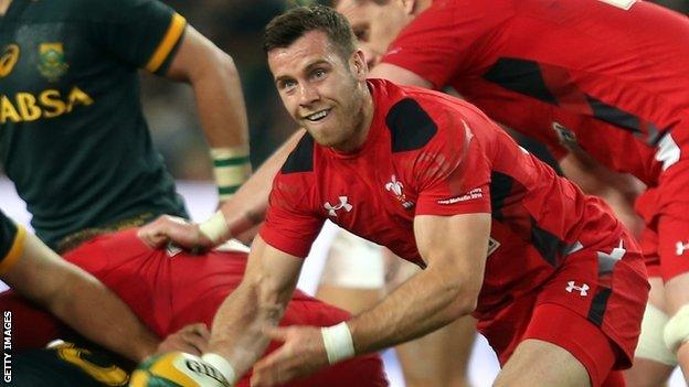 Gareth Davies takes on South Africa