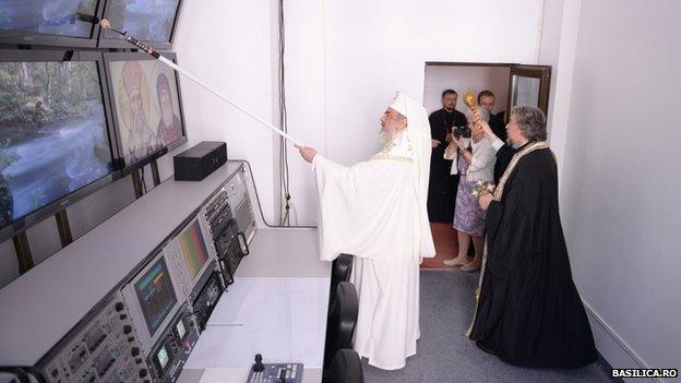 Patriarch Daniel anoints TV broadcast equipment