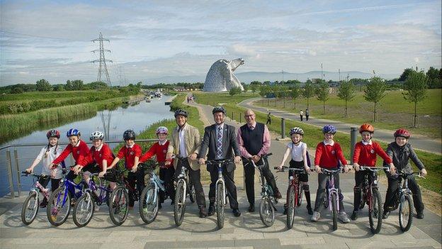 Kelpies cycle path