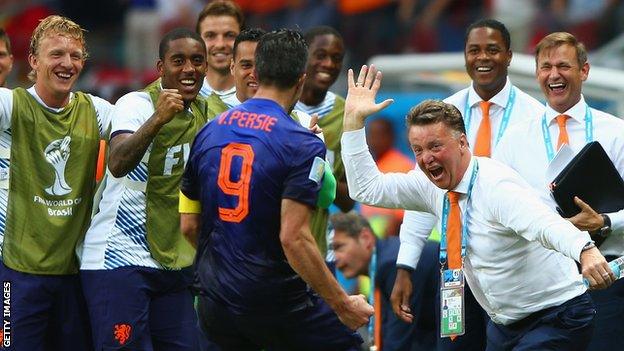 Robin van Persie and Louis van Gaal during Netherlands' victory over Spain