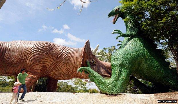 The giant dinosaurs at Hacienda Napoles