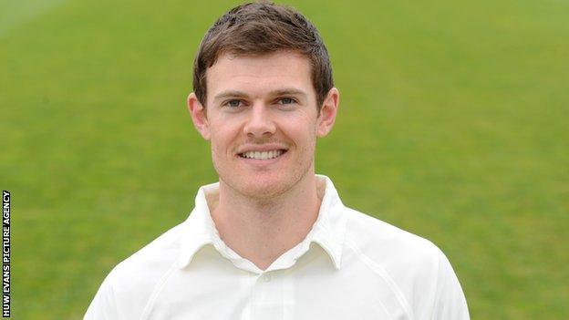 Middlesex bowler James Harris