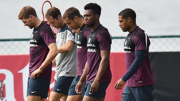 England's Steven Gerrard, Phil Jagielka, Daniel Sturridge and Glen Johnson