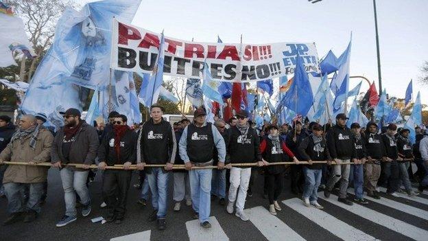 Anti-vulture funds demo in Argentina, 20 June 14