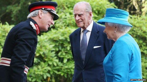 David Lindsay, Lord Lieutenant of County Down, with the Royal couple