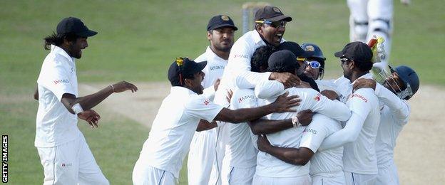 Sri Lanka celebrate Liam Plunkett's departure