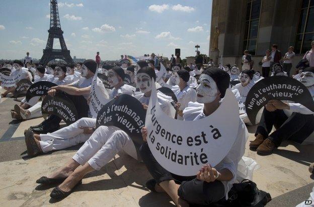 Anti-euthanasia protesters in Paris, 24 June