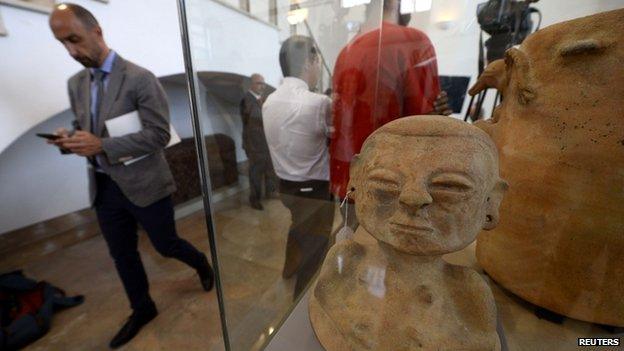 Pre-Colombian archaeological art displayed in Madrid