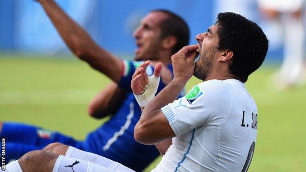 Luis Suarez Giorgio Chiellini