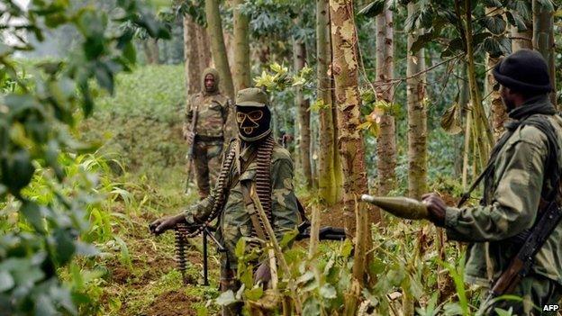 Congolese soldiers on patrol on the border with Rwanda - 14 June 2014