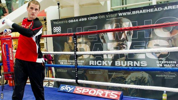 Ricky Burns prepares for his upcoming fight against Dejan Zlaticanin