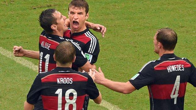 Thomas Muller celebrates his goal