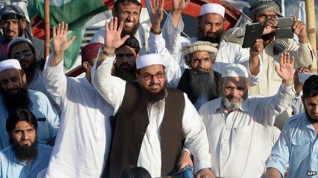 Hafiz Saeed (C), at a rally in Islamabad (28 May 2014)