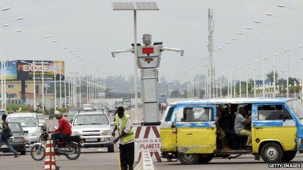 Robot traffic cop