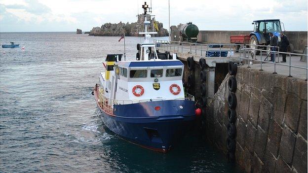 Ferry Bon Marin de Serk in La Maseline Harbour