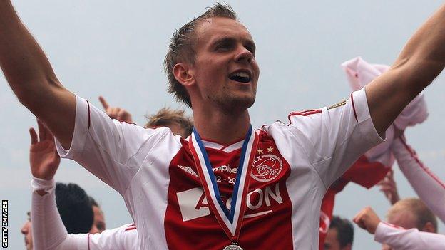 Siem de Jong joins Newcastle from Ajax