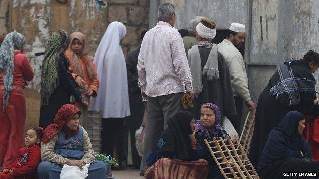 Bread queues at Magra El-Oyoun market in Cairo on 24 January 2012