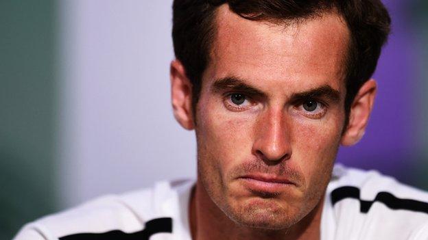 Andy Murray looking defeated