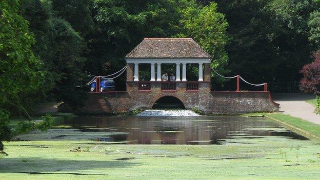 Canal pond in Russell Gardens