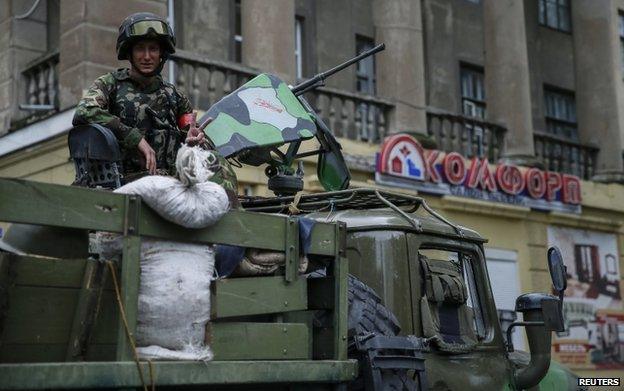 Fears Remain After Ukraines Rebels Flee Sloviansk Bbc News