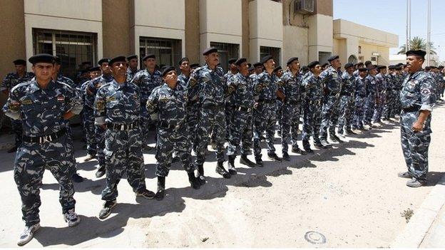 Volunteers, who have joined the Iraqi army to fight against Sunni militants, in Baghdad - 8 July 2014