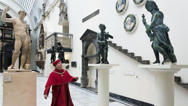 The Wolsey Angels at the V&A