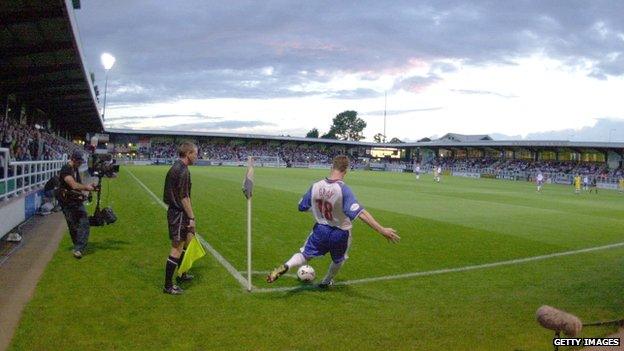 Rushden and Diamonds V Luton Town at Nene Park in 2001