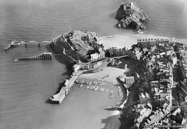 Tenby Harbour in 1929