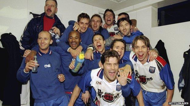 Rushden and Diamonds celebrate after holding Leeds United to a draw in the FA Cup