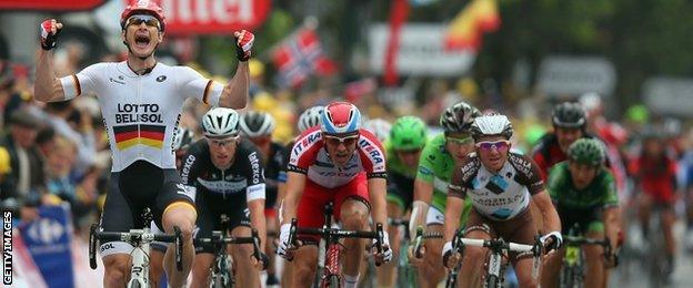 Andre Greipel wins stage six