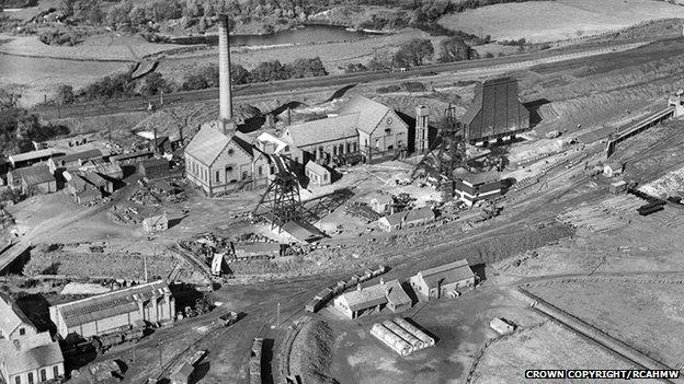 Gresford colliery, Wrexham, October 1934