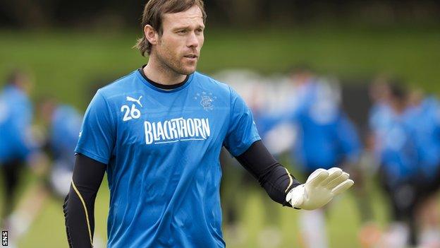 Goalkeeper Steve Simonsen has signed a deal to return to Rangers