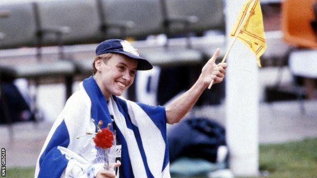 Liz Lynch celebrating at the 1986 Commonwealth Games