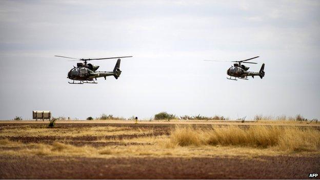 French helicopters flying near Timbuktu (file photo 2013)