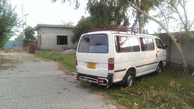 The car in which Saba was taken to the canal