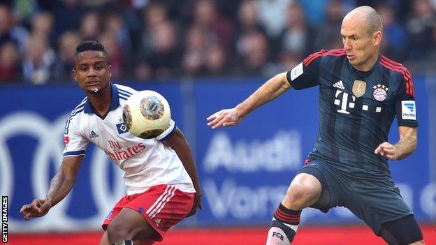 Michael Mancienne (left) in action with Bayern Munich's Arjen Robben