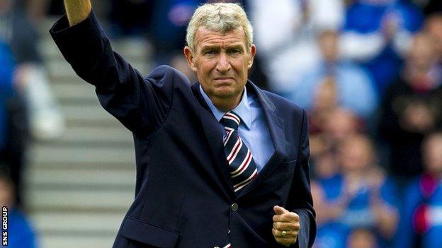 Sandy Jardine waves to the Ibrox crowd at a match in 2013