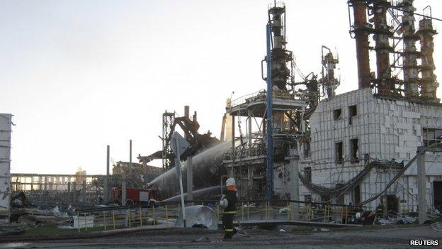 A Rosneft oil refinery outside the town of Achinsk, some 188km (117 miles) west of Krasnoyarsk (June 2014)