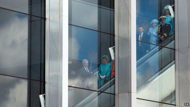 Queen at Reading station