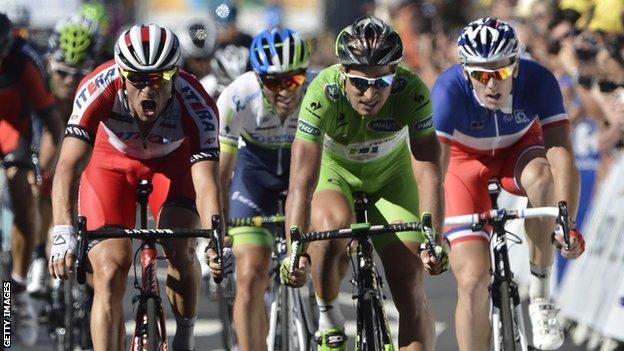 Alexander Kristoff (left) wins stage 12 of the Tour de France