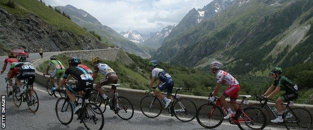 Riders ascending the Col du Lautaret