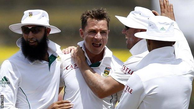 South Africa celebrate after Dale Steyn (centre) takes a wicket against Sri Lanka